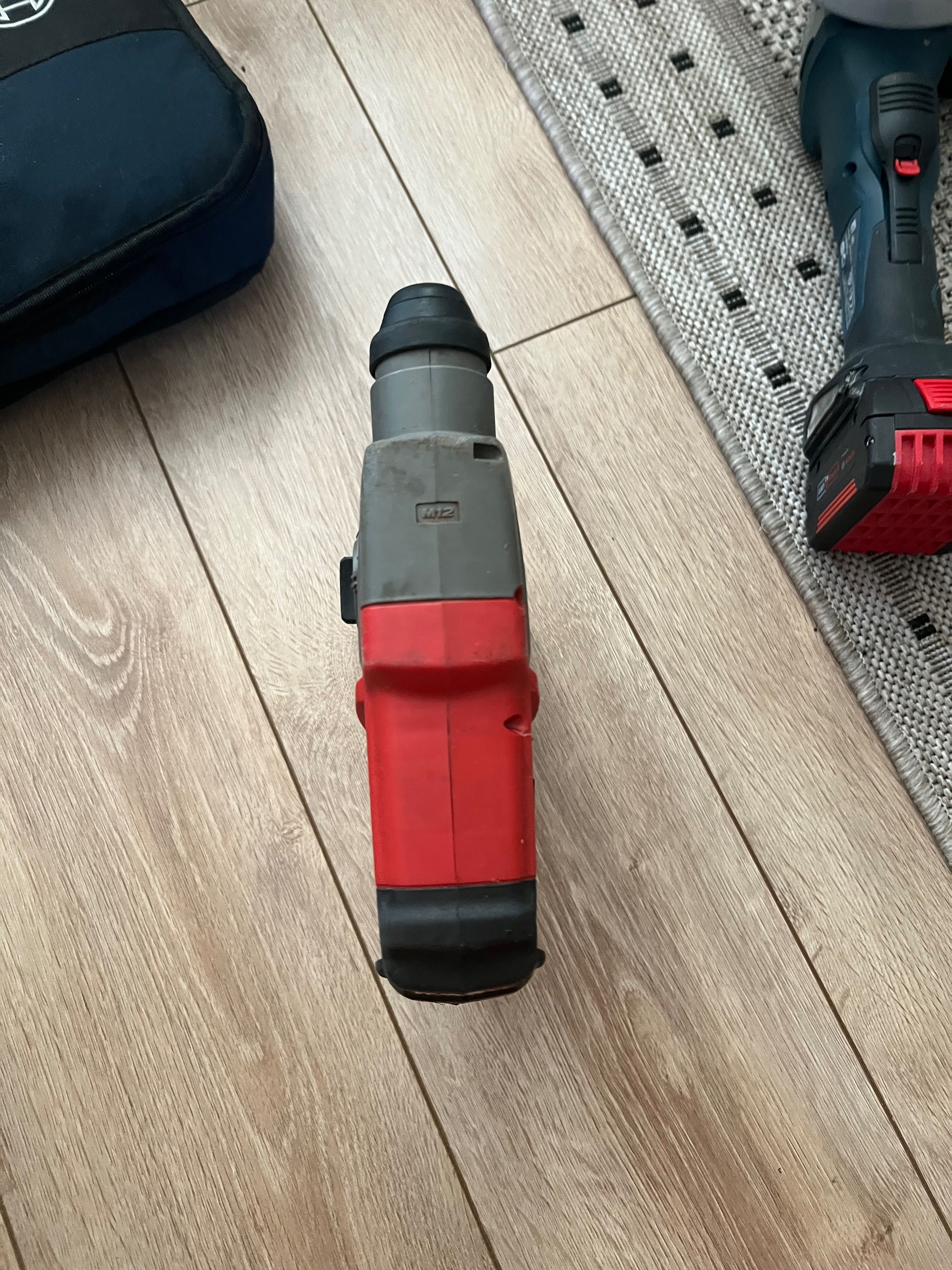 Акумулаторен безчетков перфоратор Milwaukee Fuel M12 CH-