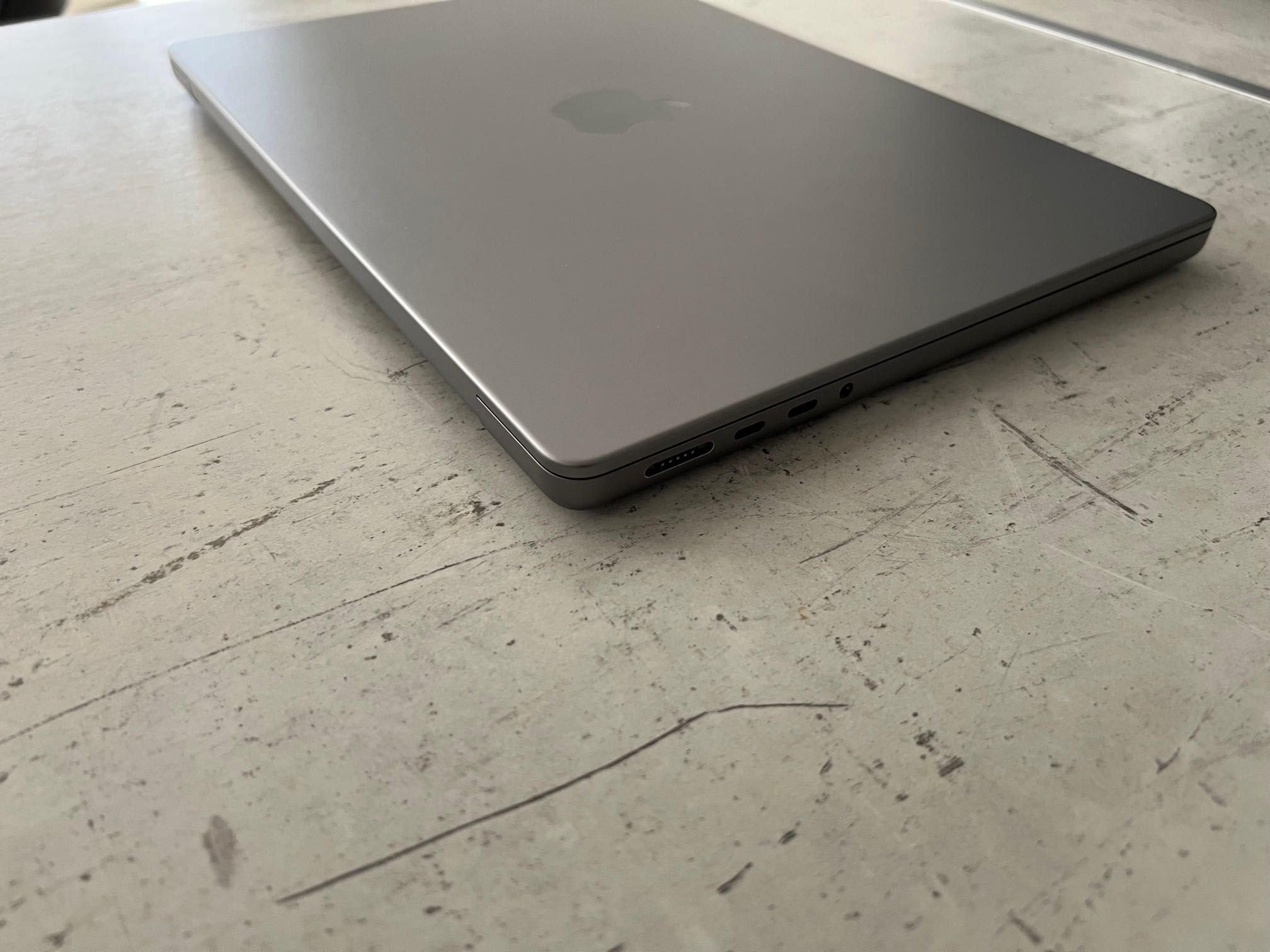 MacBook Pro 14" M1 PRO 8-CPU, 14-GPU, 16RAM, 512SSD