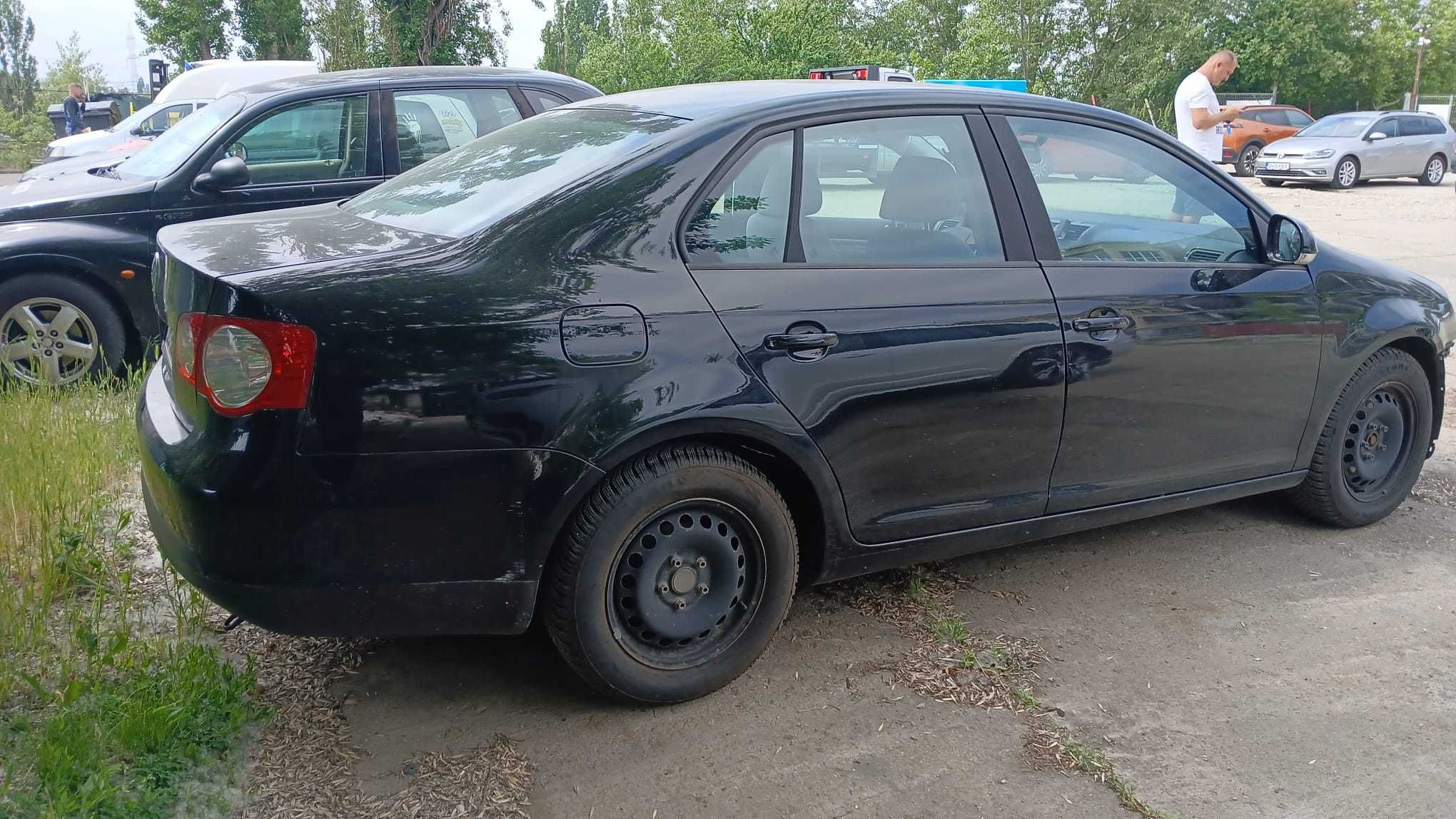 Dezmembrez VW JETTA 1.6 BENZINA DIN 2008-BSE