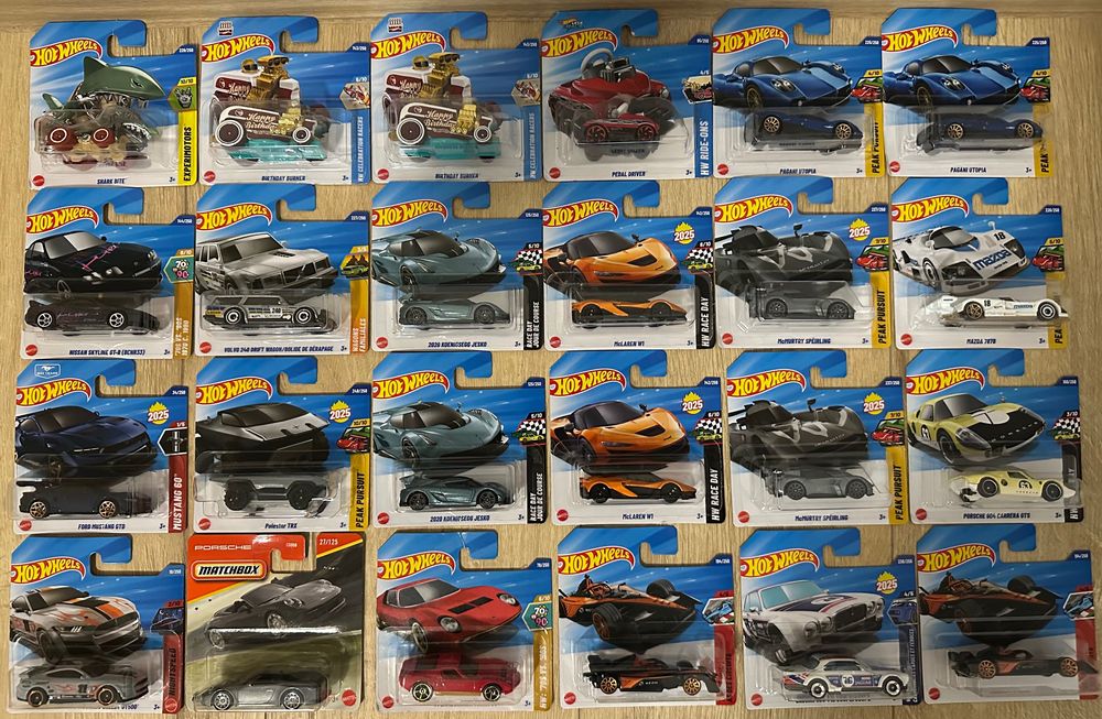 Hot Wheels–Treasure Hunt Ferrari Porsche Lamborghini Audi BMW Mercedes