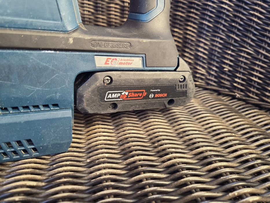 Rotopercutor Bosch GBH 18V 26 cu aspirator