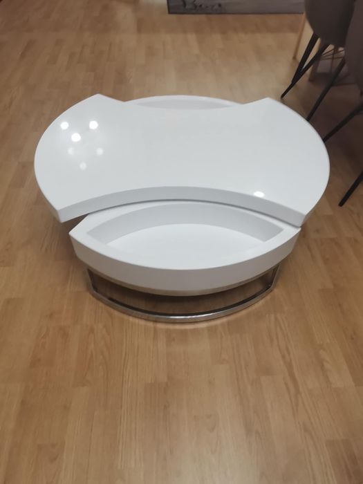 холна маса с модерен дизайн