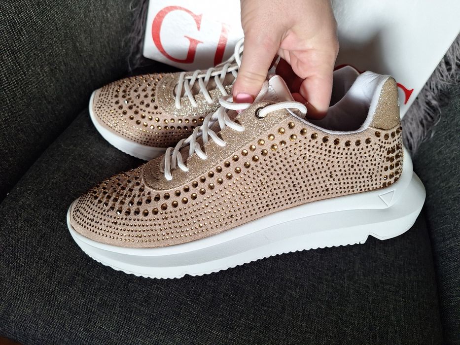 Маратонки с камъни Guess