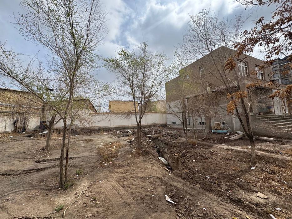 Urganch markazida yer o’rni sotiladi