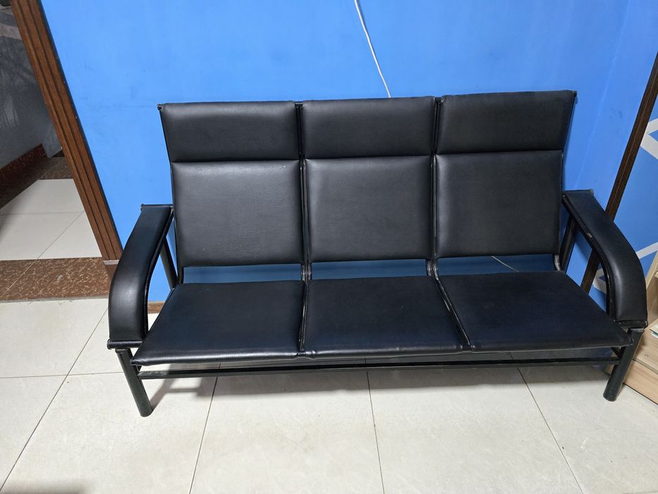 Ojidaniya kojiniy skameyka sotiladi.