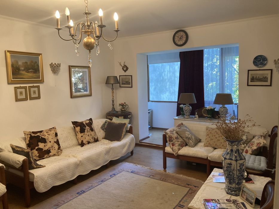 IALOMITA SHOPPING Apartament 3 camere, 70 mpu, 2 bai, mobilat, decoman