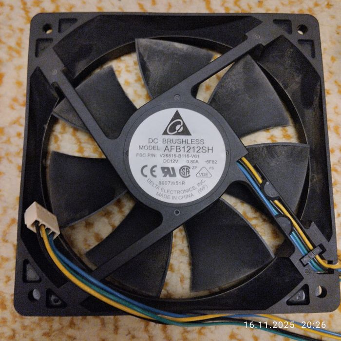 Материнская плата для DDR- 2, рабочая вместе с процессором и кулером