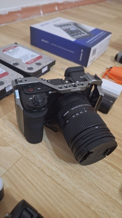 Камера Sony a6700 + Sigma 18-50 f2.8 и все остальное оборудование