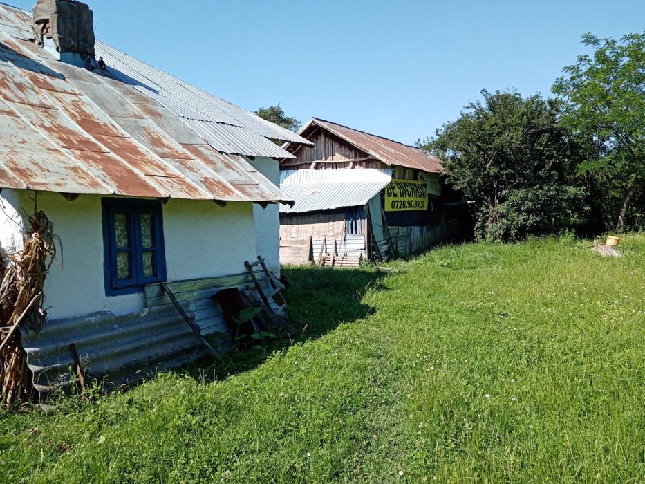 Vand teren cu casa