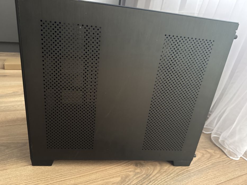 Курпус для компьютера Lian li 011 dynamic mini