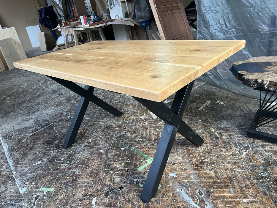 Налични Холна и трапезна маса от масив дъб с метални крака