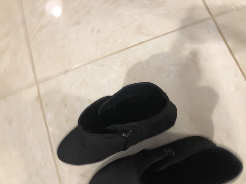 Vand botine 40 marca reserved