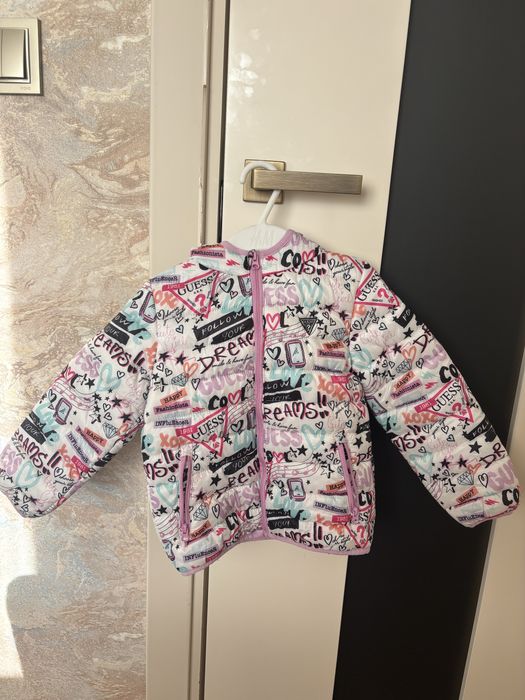 Преходно яке Guess