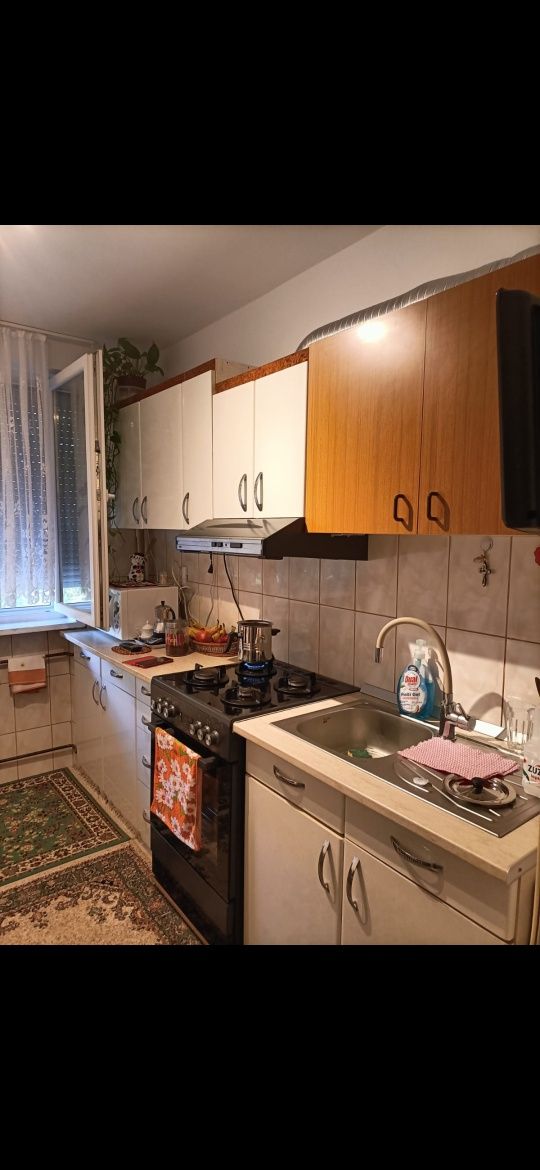 Vând apartament cu doua camere