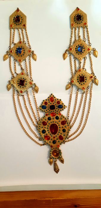 Тилло кош зебигардон