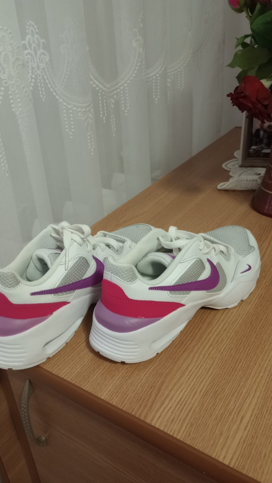 Ofer spre vânzare încălțăminte damă Nike Air 37.5