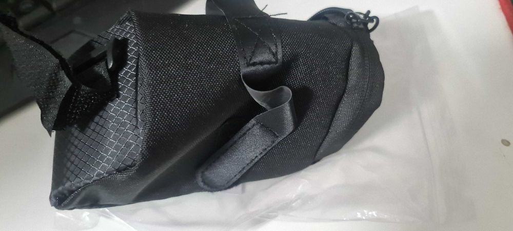 Geanta / Borseta Bicicleta, Montare sub Sa, B-Soul YA202, 0.6L, Noua