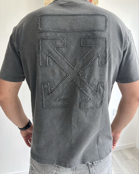 Тениски “Eksi1”.