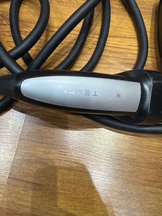 Зариадно за Тесла