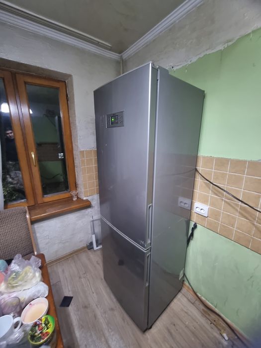 Холодилник в хорошом состояния ..