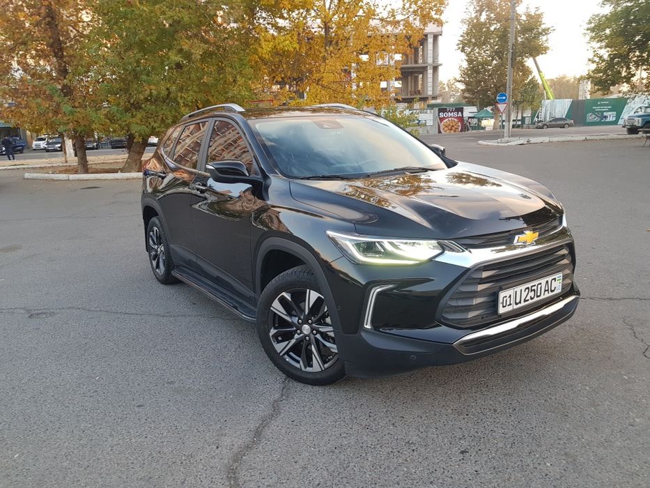 Tracker premier 2023 yil Qora Toza