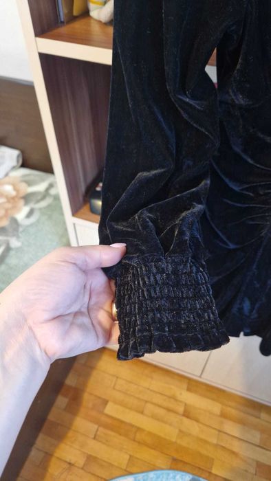 Rochie ZARA, mar.XS de catifea cu nasturi