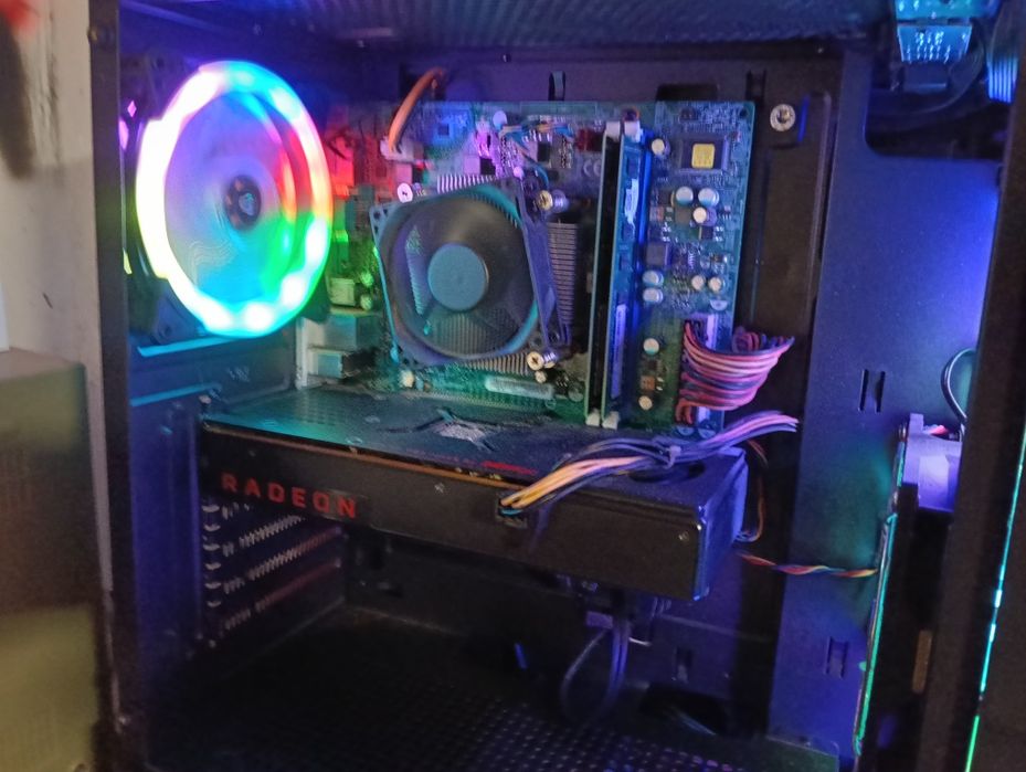 Vând sau schimb  pc gaming