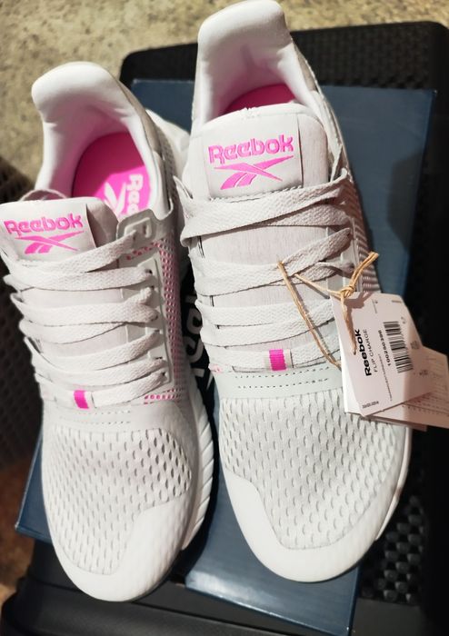 Нови маратонки Reebok,