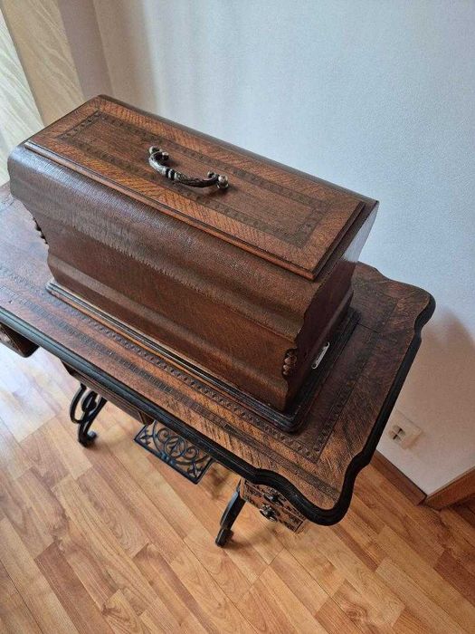 Masina de cusut vintage - de colectie  FRATI KEPICH
