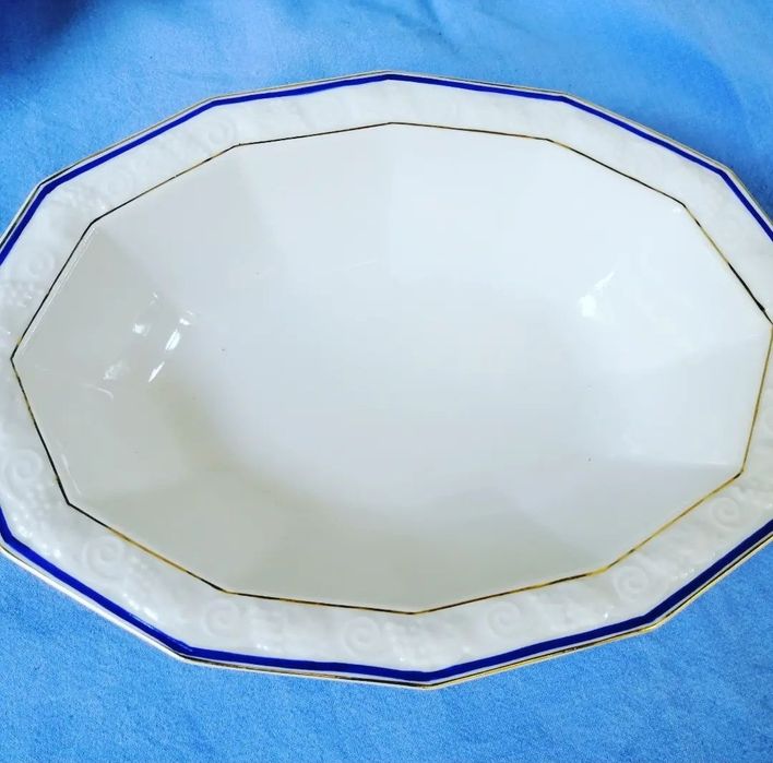 Сервиз за хранене за 6 персони