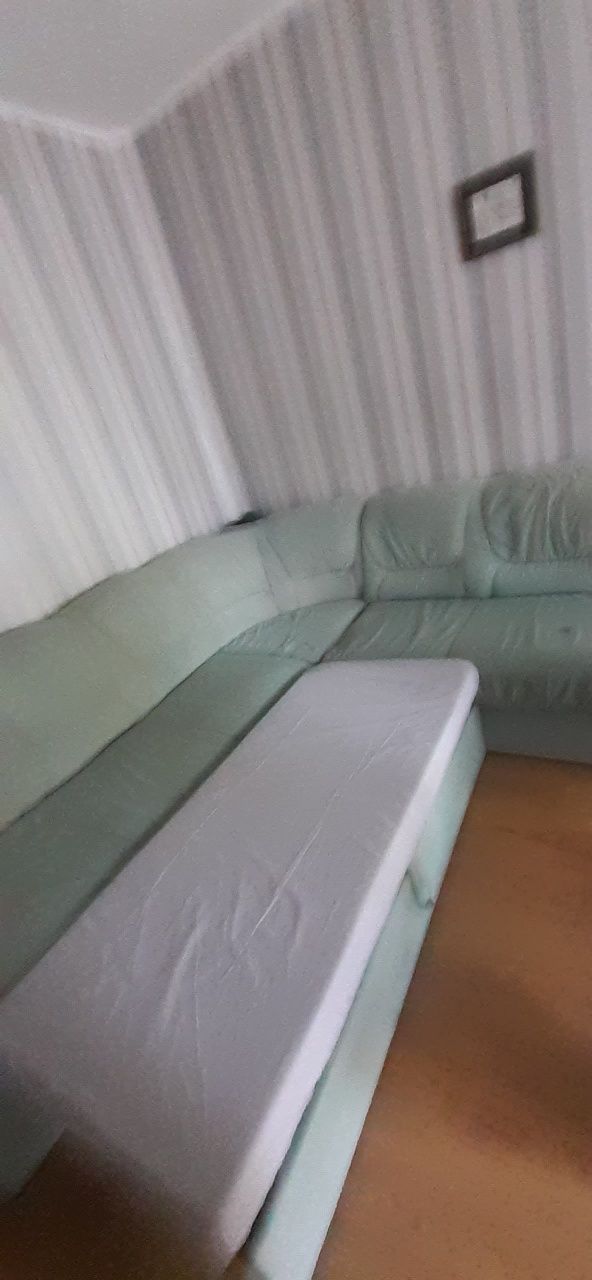 Ъглов диван за хол