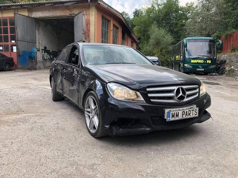 Mercedes W204 C220CDI 651 Facelift 170кс ръчка НА ЧАСТИ !