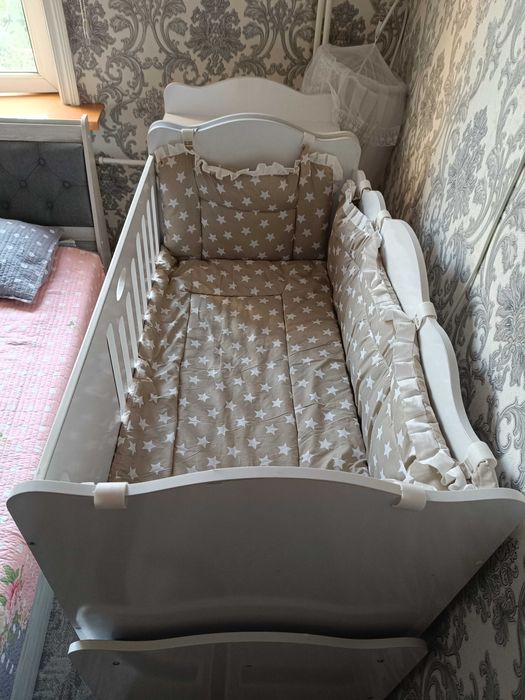 Detski kravat sotiladi