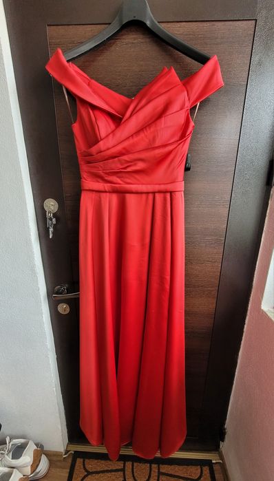 Rochie rosie nunta din tafta