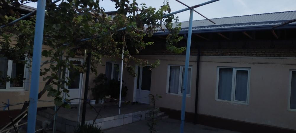 10 сотик Ҳовли сотилади