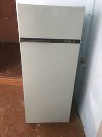 Холодильник продаем в отличном состоянии.