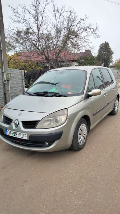 Vînd Renault Grand Scenic...Motor Dizel 1,5...2008.…1000euro neg.