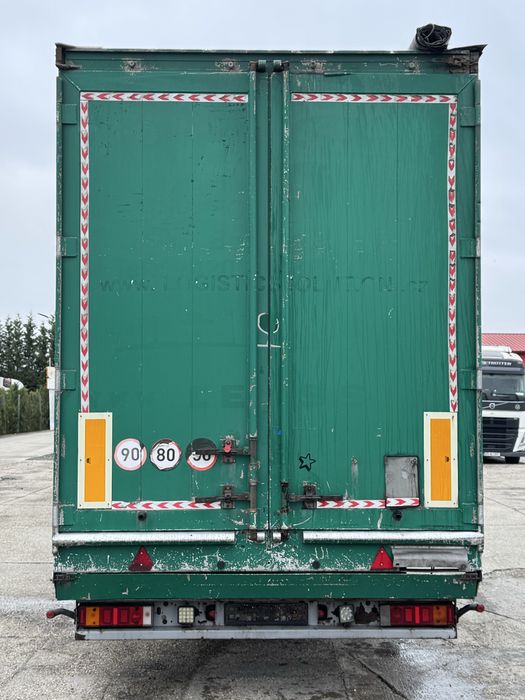 Semiremorca walking floor