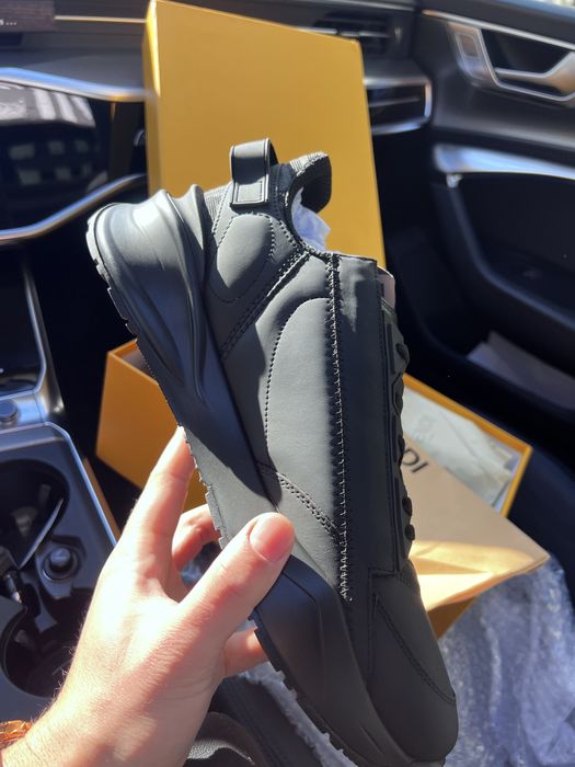 Flow Low-Top Sneakers