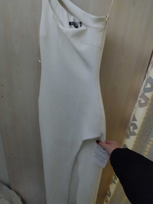 Официална рокля нова