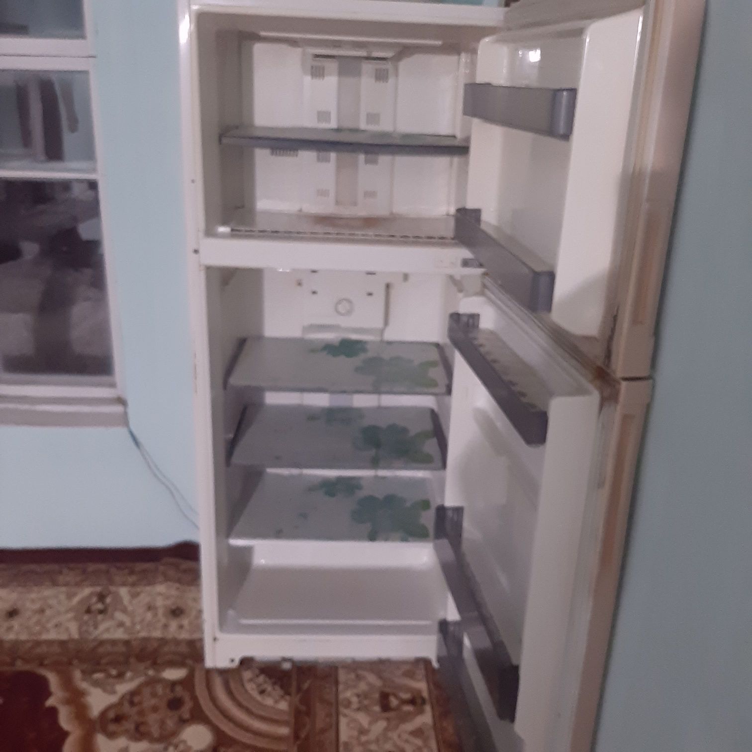 Продаю холодильники