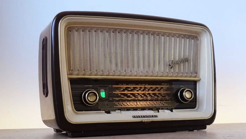 Telefunken "Gavotte" Model 9 Radio (1958)