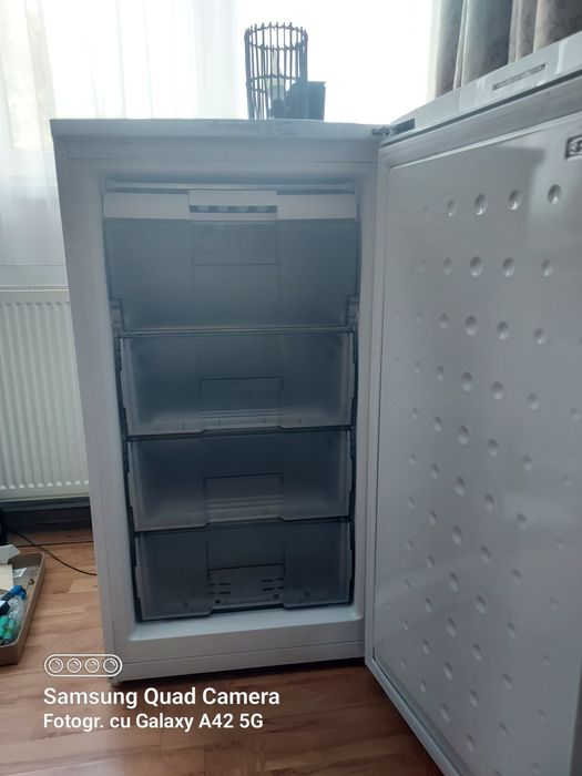 Congelator Arctic 4 sertare și Congelator Zanussi 5 sertare