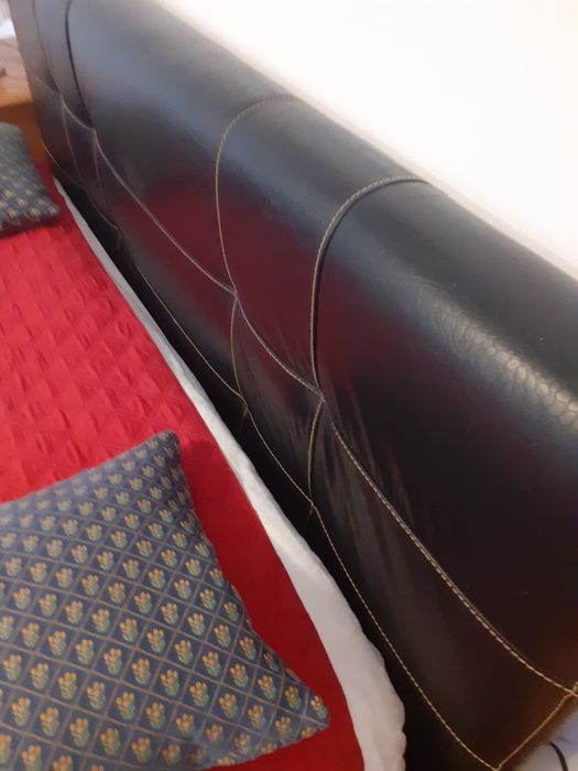 Pat dimensiunea 140/200  din piele