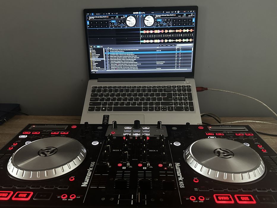 Consola Numark ns6