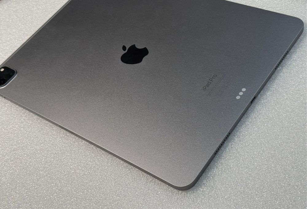 IPad Pro 12.9 Gen 6th M2 128 GB, Wi-Fi, smart keyboard folio, ca nou