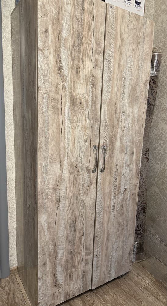 Продам шкаф для верхней одежды