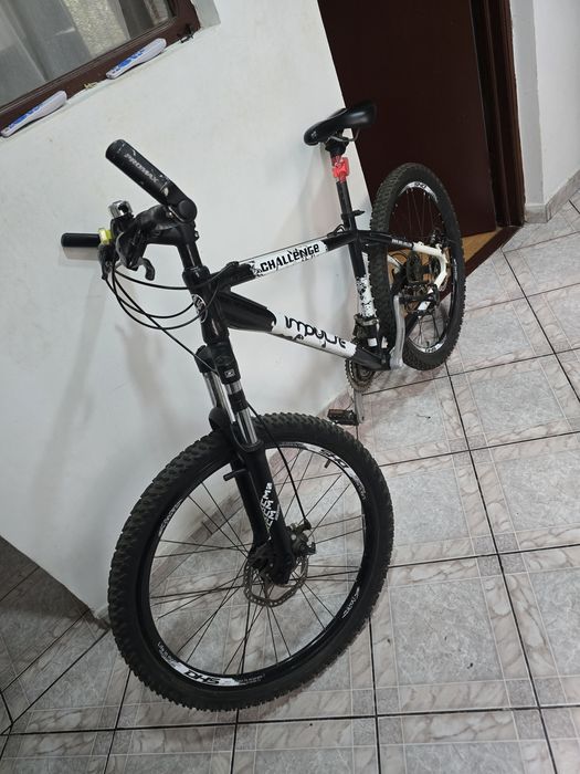 Vând bicicletă Challenge Inpulse.
