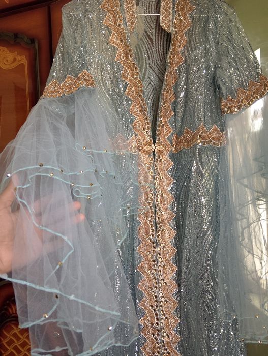 Ansambl. Kelinlar ansambli uzun. Rangi havoring.