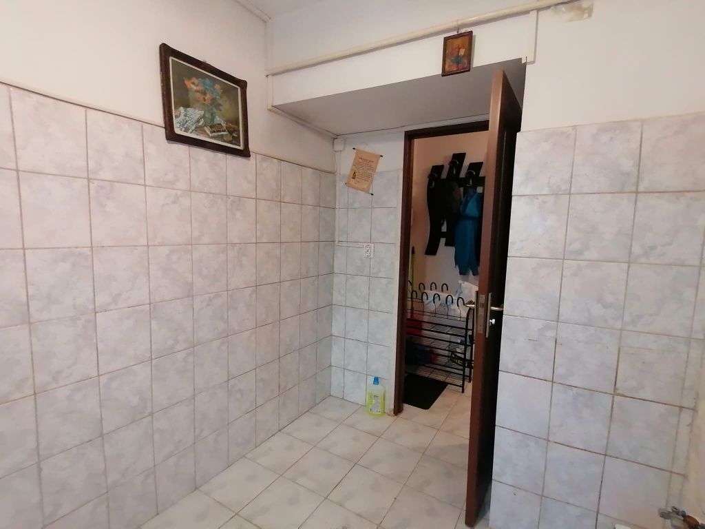 Apartament 2 camere,nedecomandat,renovat,Bariera Bucureștii